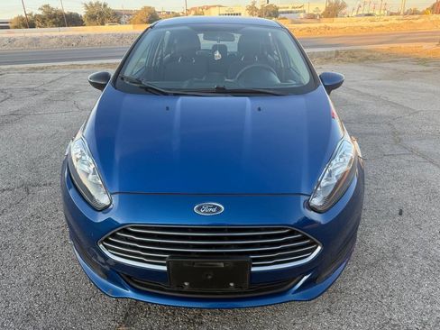 Used 2018 Ford Fiesta SE image 2