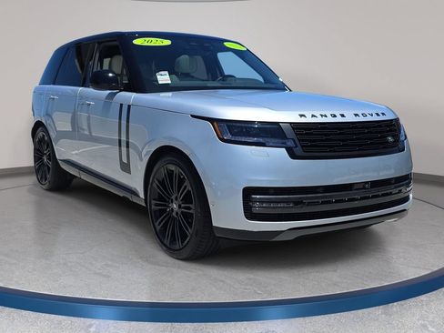 Certified 2025 Land Rover Range Rover SE AWD/4WD image 3