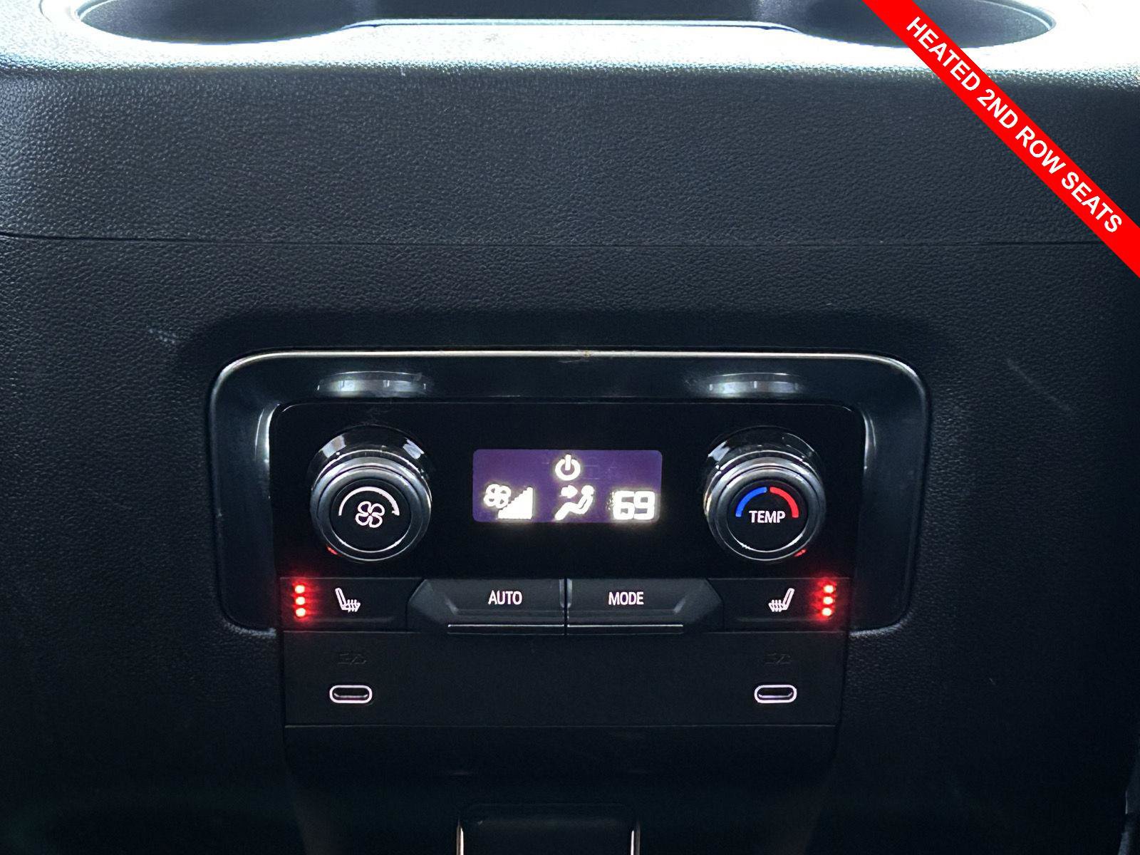 Used 2025 GMC Yukon Elevation AWD/4WD image 8