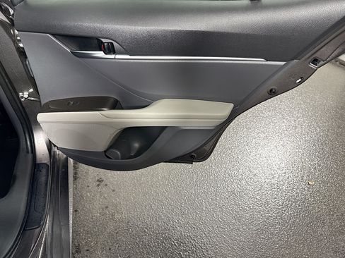 Used 2022 Toyota Camry LE FWD image 27