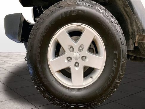 Used 2013 Jeep Wrangler Unlimited Sport AWD/4WD image 9
