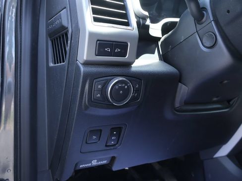 Used 2019 Ford F250 Lariat w/ Lariat Ultimate Package AWD/4WD image 21