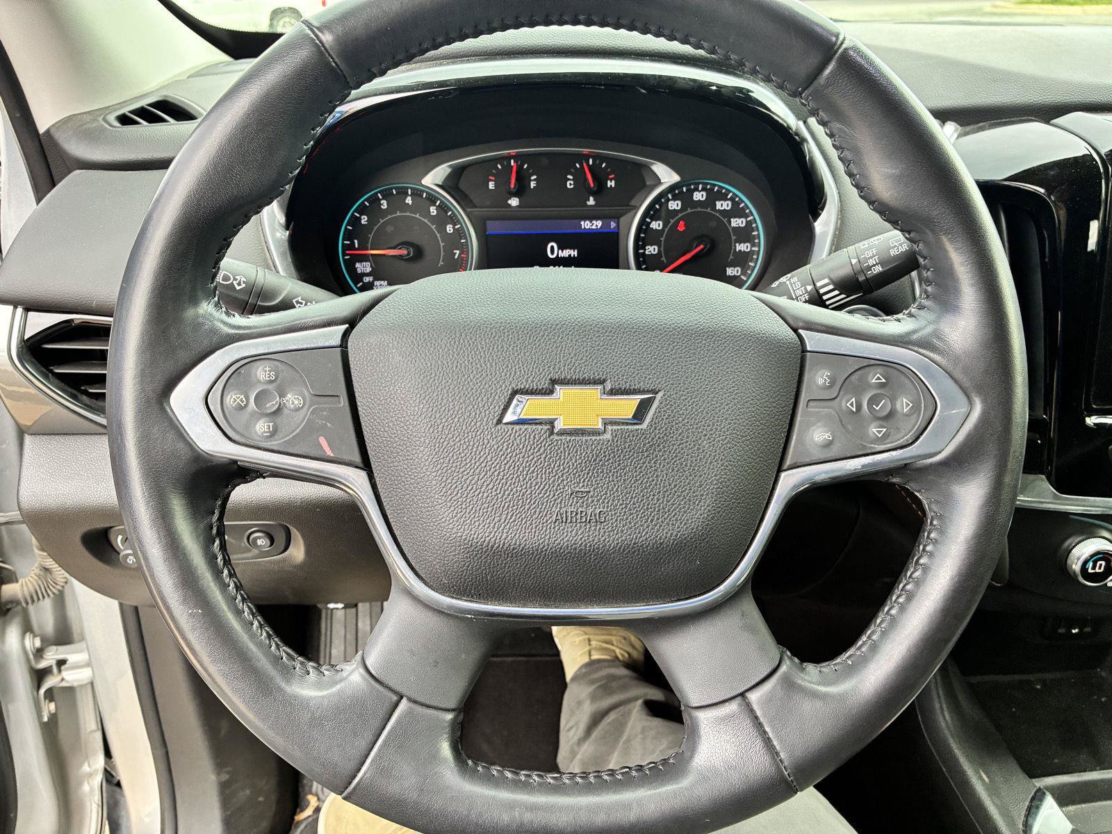 Used 2021 Chevrolet Traverse LT FWD image 17