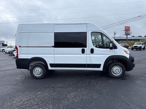 New 2026 RAM ProMaster 2500 w/ Convenience Group image 4