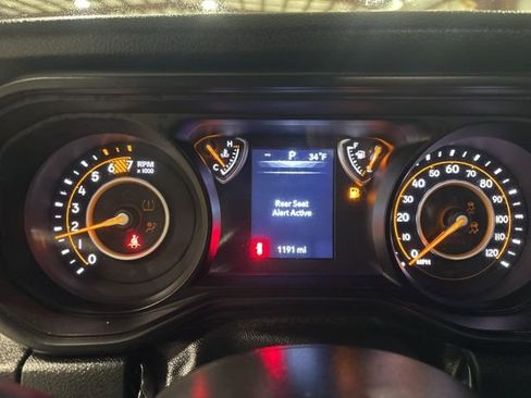 Used 2025 Jeep Wrangler Sport S image 16