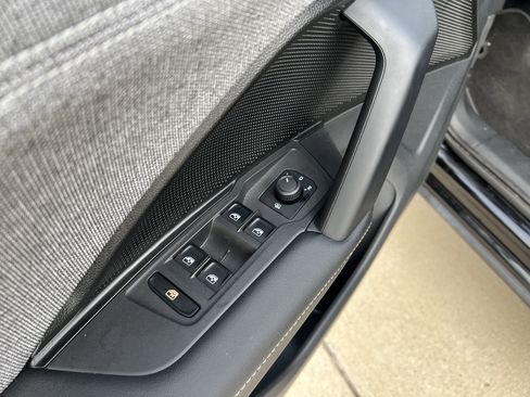 Used 2025 Volkswagen Tiguan S image 14