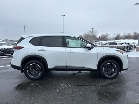 New 2026 Nissan Rogue SV image 4
