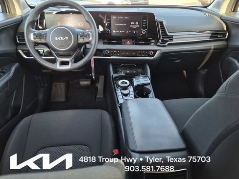 Certified 2025 Kia Sportage LX FWD image 23