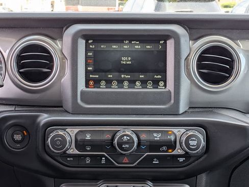Used 2021 Jeep Wrangler Unlimited Sahara AWD/4WD image 26