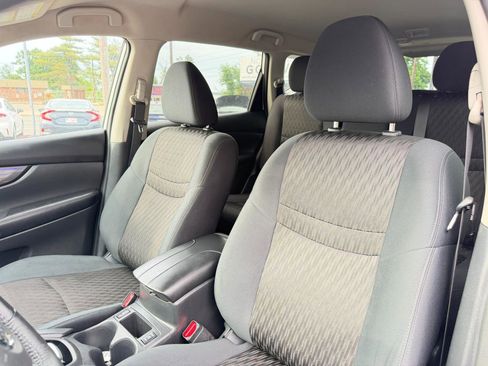 Used 2018 Nissan Rogue SV AWD/4WD image 12