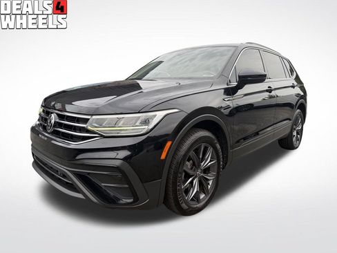 Used 2023 Volkswagen Tiguan SE FWD image 1