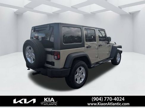 Used 2018 Jeep Wrangler Unlimited Sport S AWD/4WD image 3