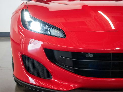 Used 2020 Ferrari Portofino RWD image 34