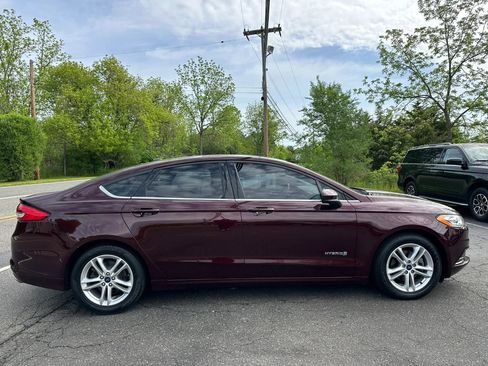 Used 2018 Ford Fusion SE FWD image 8
