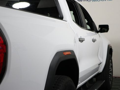 Used 2024 GMC Canyon Denali AWD/4WD image 5