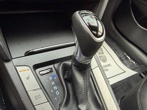 Used 2017 Hyundai Elantra Value Edition image 32