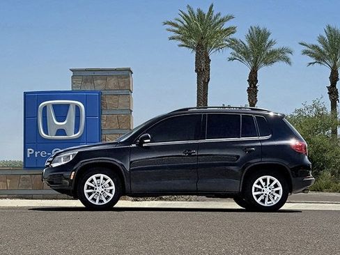 Used 2017 Volkswagen Tiguan Limited w/ Premium Package FWD image 7
