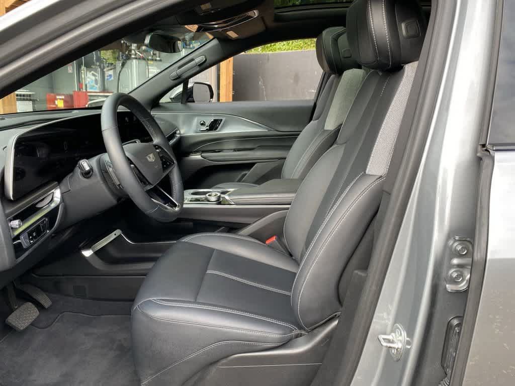 Used 2024 Cadillac Lyriq Tech AWD/4WD image 14