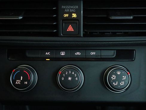 Used 2019 Volkswagen Jetta R-Line FWD image 37