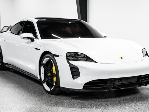 Used 2022 Porsche Taycan Turbo S image 3