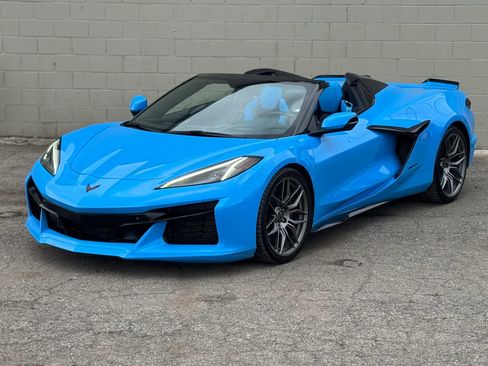 Used 2023 Chevrolet Corvette Z06 w/ Stealth Interior Trim Package RWD image 32