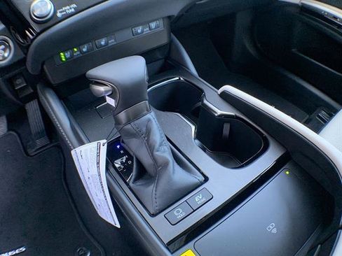 Used 2025 Lexus ES 300h w/ Premium Package image 12