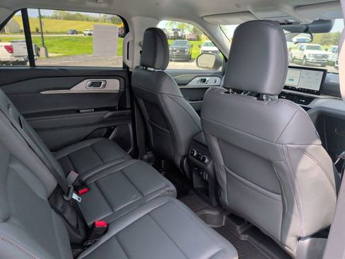 New 2026 Ford Explorer Active w/ Active Comfort Package image 10