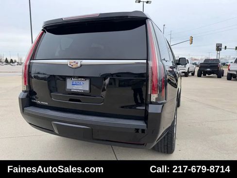 Used 2018 Cadillac Escalade Premium Luxury image 21