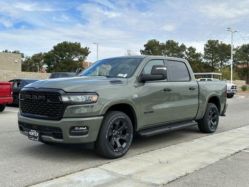 New 2026 RAM 1500 4x4 Crew Cab image 2