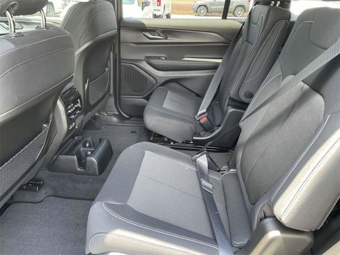 New 2025 Jeep Grand Cherokee L Laredo w/ Luxury Tech Group I image 27