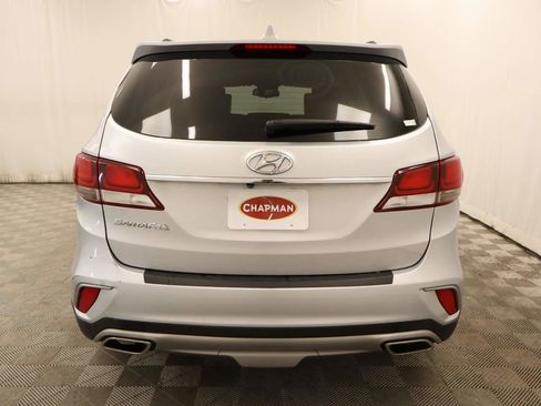 Used 2018 Hyundai Santa Fe SE image 5