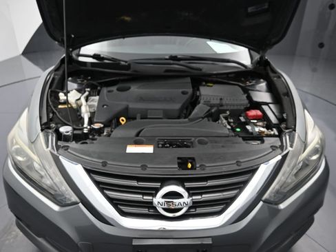 Used 2016 Nissan Altima 2.5 SL w/ 2.5 Technology w/LED Package FWD image 29