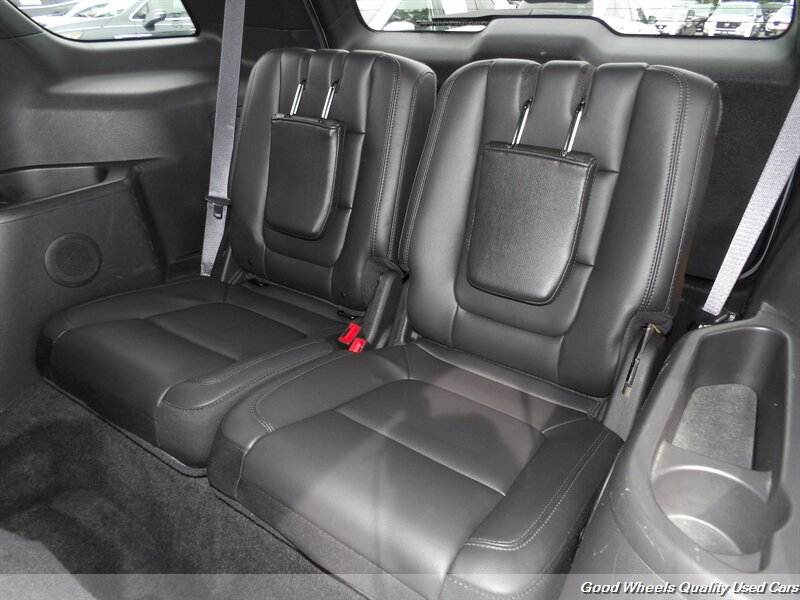 Used 2015 Ford Explorer XLT w/ Equipment Group 202B FWD image 13