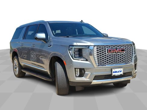 Certified 2024 GMC Yukon XL Denali w/ Advanced Technology Package AWD/4WD image 2