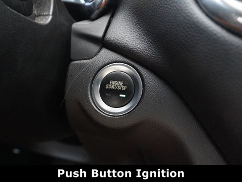 Used 2020 Chevrolet Equinox LT w/ Driver Convenience Package image 8