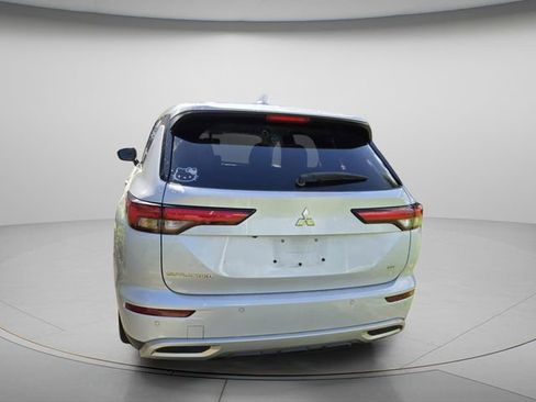 Used 2023 Mitsubishi Outlander SE FWD image 5