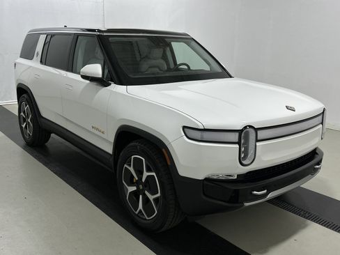 Used 2024 Rivian R1S Adventure AWD/4WD image 7