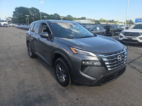 Used 2026 Nissan Rogue SV AWD/4WD image 3