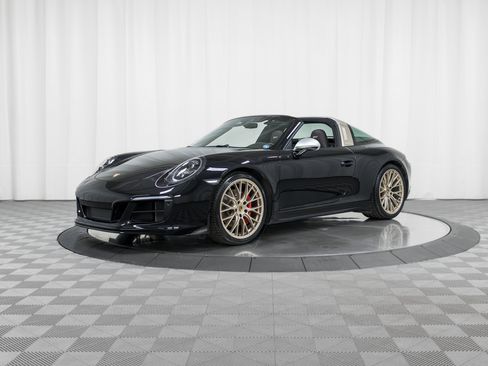 Certified 2019 Porsche 911 Targa 4 GTS image 1