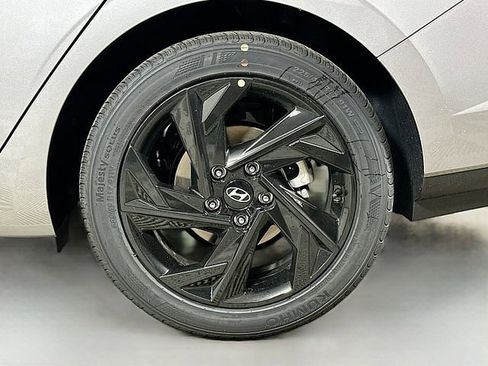 Used 2026 Hyundai Elantra Sport FWD image 18