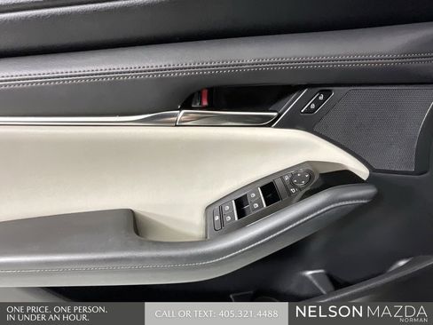 Used 2021 MAZDA MAZDA3 s image 17