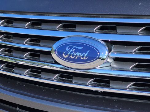 Used 2020 Ford Expedition Max XLT w/ Equipment Group 202A AWD/4WD image 12