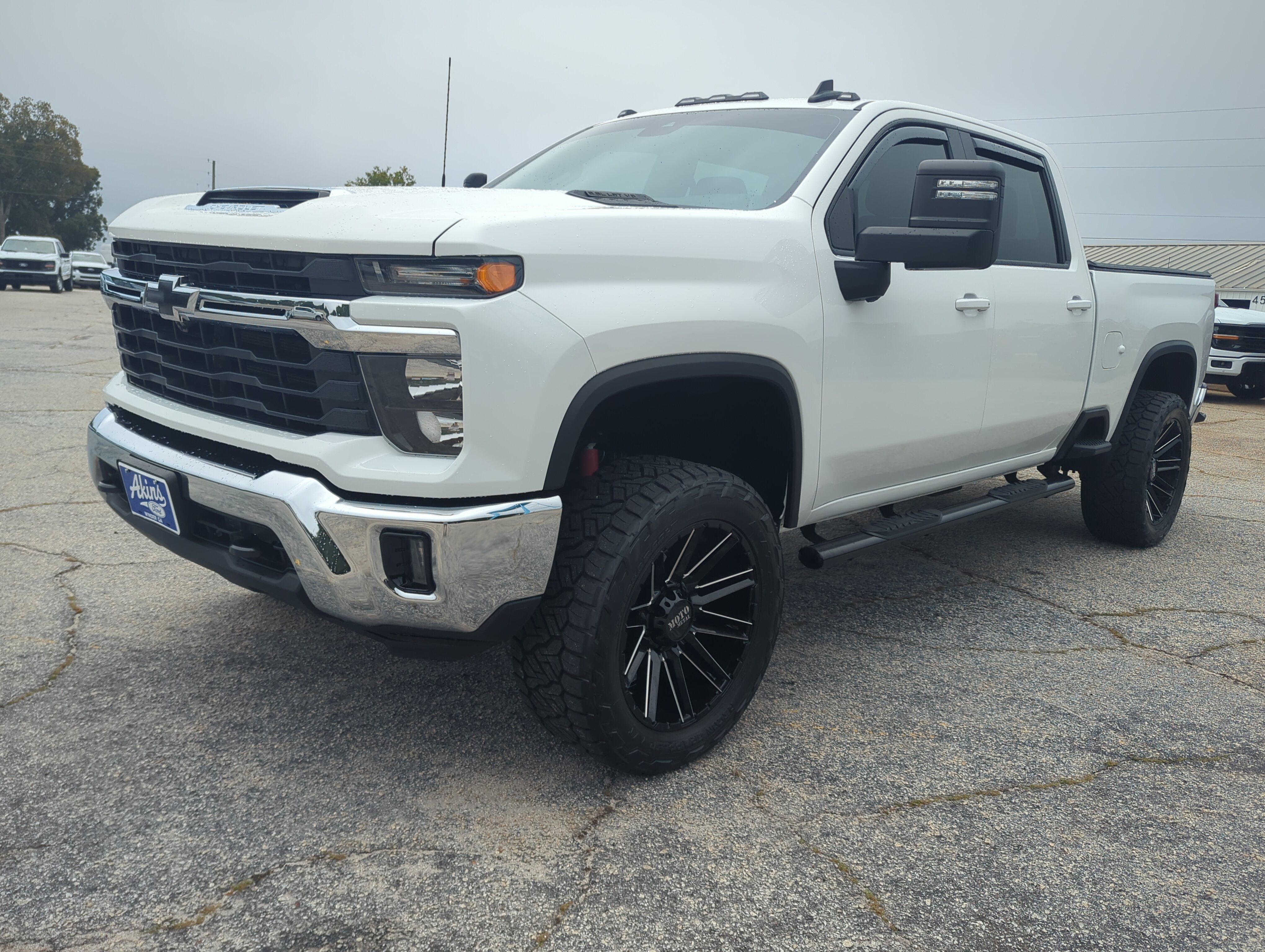 Used 2024 Chevrolet Silverado 2500 LT w/ All Star Edition AWD/4WD image 6
