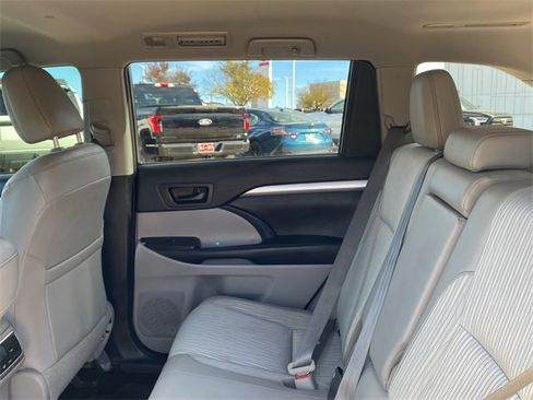 Used 2019 Toyota Highlander Plus image 15