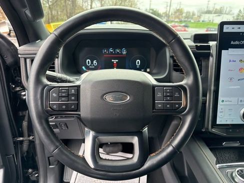 Used 2024 Ford Expedition Max Platinum AWD/4WD image 9