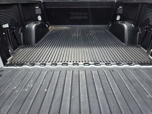 Used 2025 Chevrolet Silverado 1500 LT AWD/4WD image 17