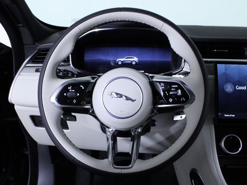 New 2026 Jaguar F-PACE R-Dynamic S image 17