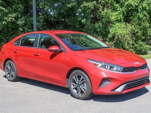 Used 2023 Kia Forte LXS FWD image 7