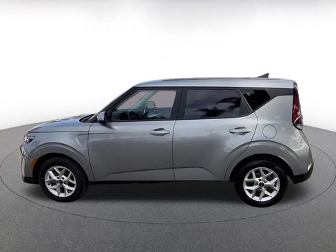 Used 2025 Kia Soul LX w/ LX Technology Package image 9