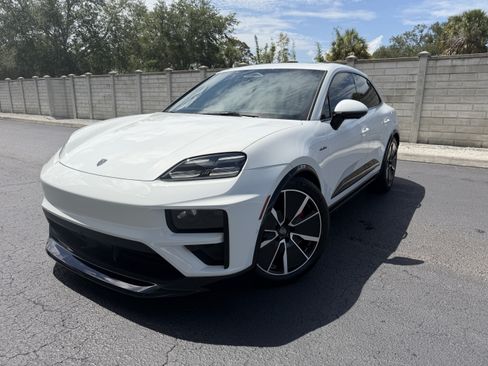 Certified 2024 Porsche Macan Turbo Electric AWD/4WD image 1